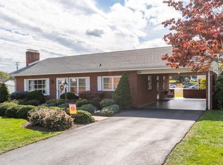 32 Lancaster Blvd, Waynesboro, VA 22980
