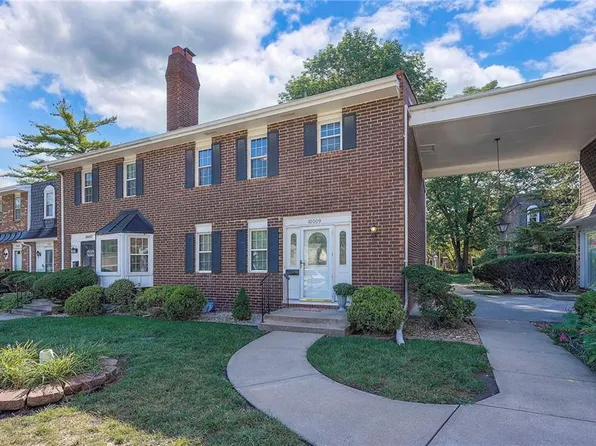 10009 W 95th St, Overland Park, KS 66212