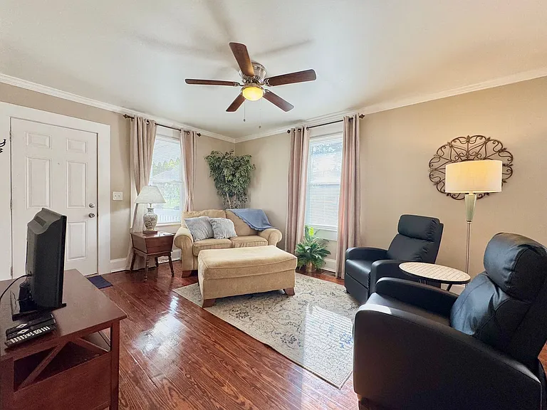 224 E Danville St — Photo 4