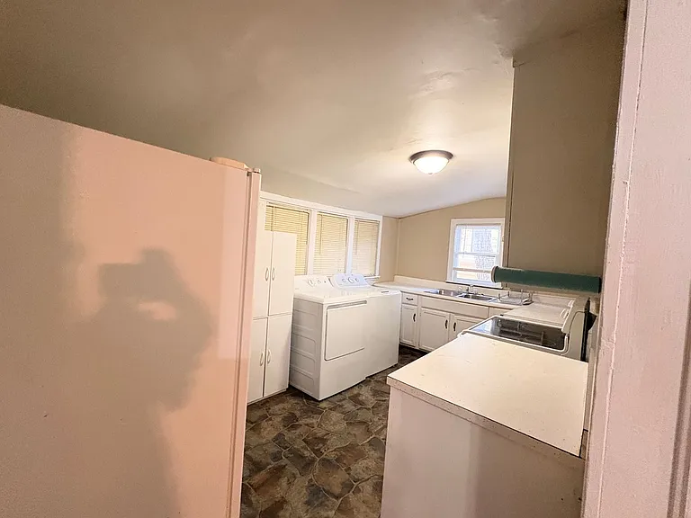 419 Central Ave — Photo 4