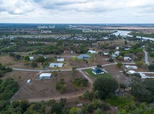 1053 Right Side Rd, Moore Haven, FL 33471