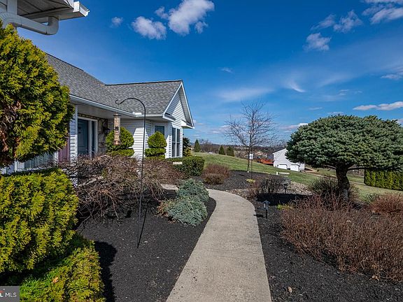 3rd image of 382 Tilden Rd