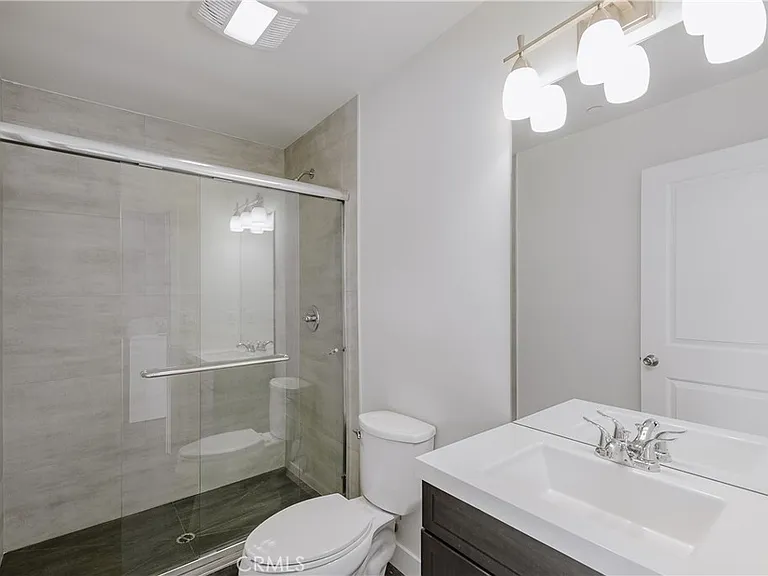 11510 Emelita St — Photo 15