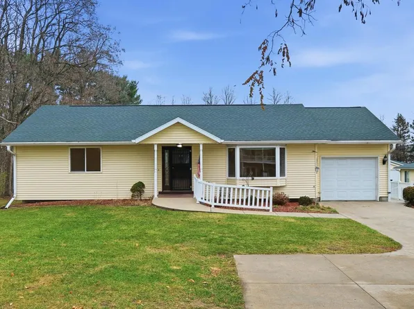 305 Mack Drive #9, Reedsburg, WI 53959