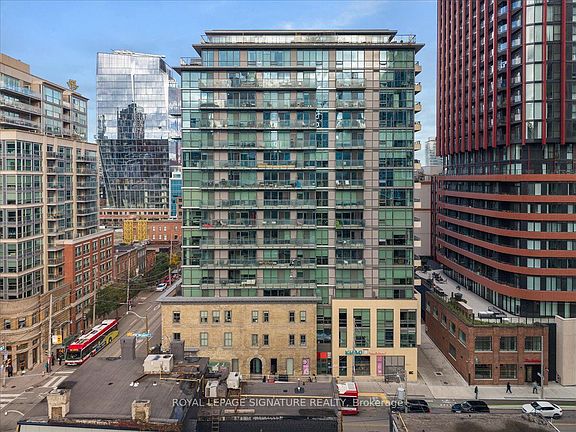 2nd image of 39 Sherbourne St #908