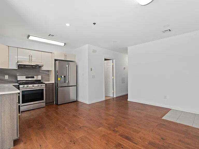 720 23rd St #1 — Photo 12