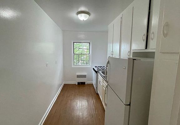 3rd image of 42-28 201st St #E5