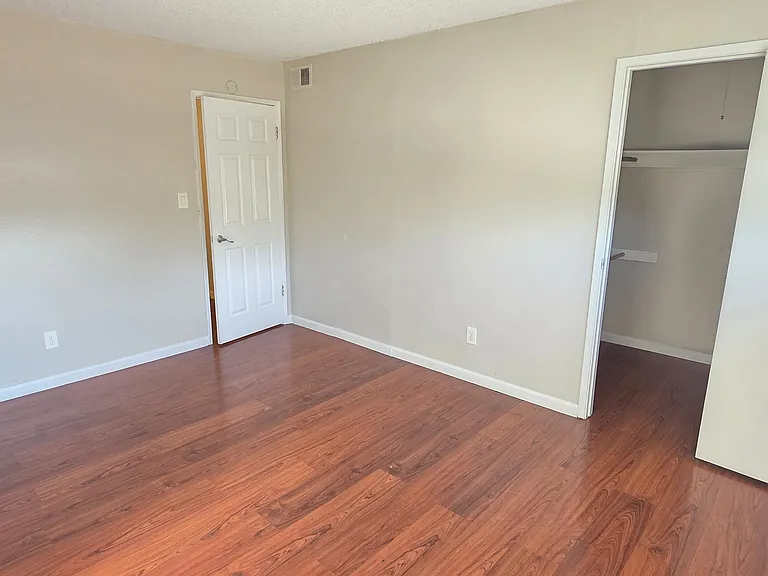 4136 N Thesta St #10 — Photo 14