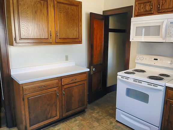 4th image of 22184 Park St APT 2