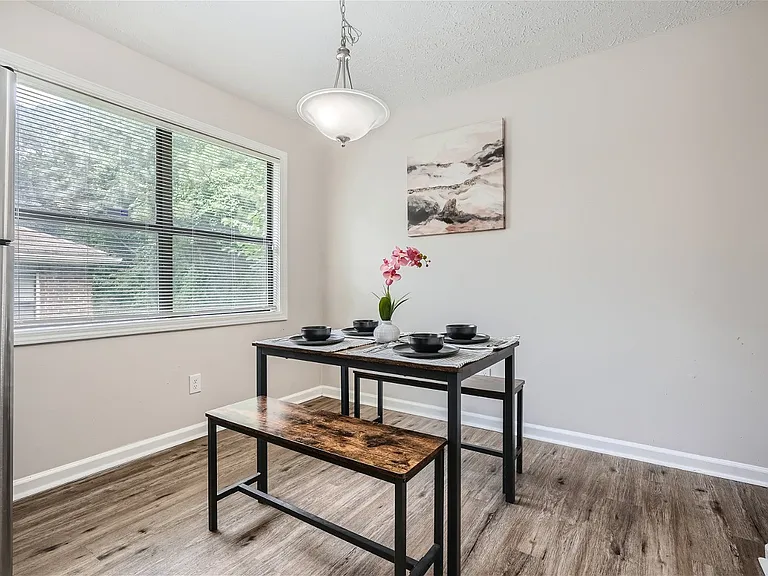 1091 Summer Brook Rd — Photo 15
