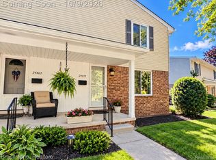 24459 Quad Park Ln, Clinton Township, MI 48035
