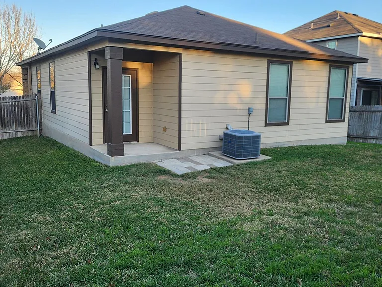 205 Beech Dr — Photo 14