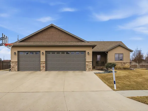 5539 Sunflower Ln S, Fargo, ND 58104