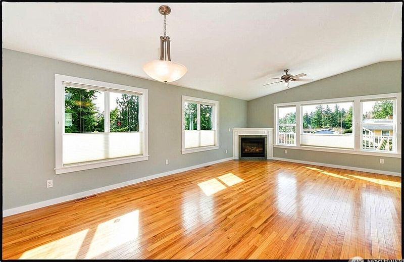 4th image of 446 Modoc Place