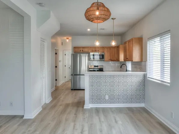 1217 S 15th St, Omaha, NE 68108