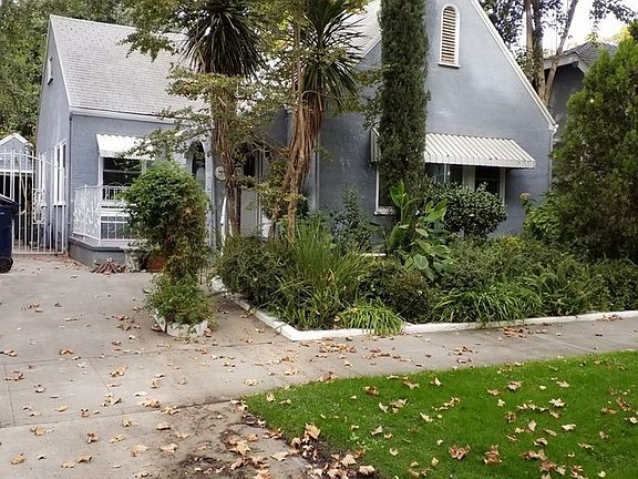 2nd image of 440 32nd St