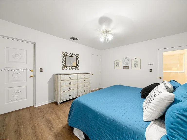 2551 Lakeview Dr — Photo 33