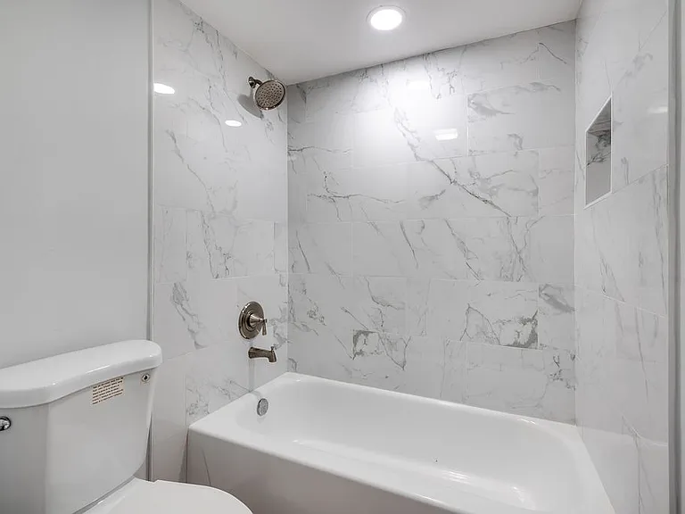 185 Charter Way — Photo 16