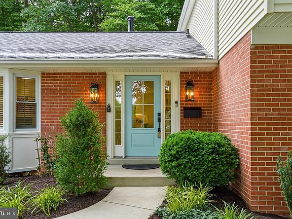 4th image of 4908 Woodland Way