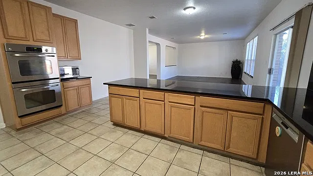 3 bed, 2.5 bath, 2623 sqft, $2,500 — Photo 4