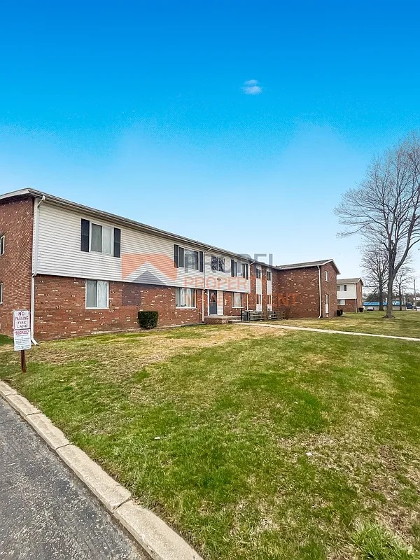 2 bed, 1.0 bath, 850 sqft, $900 — Photo 1