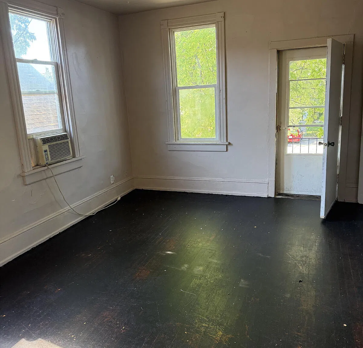 2 bed, 1.0 bath, $1,000 — Photo 1