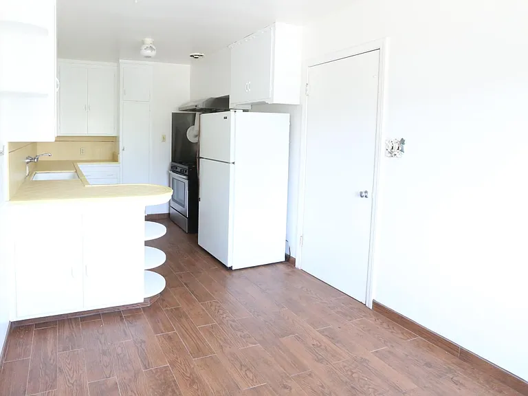 1743 Berkeley Way #B — Photo 9