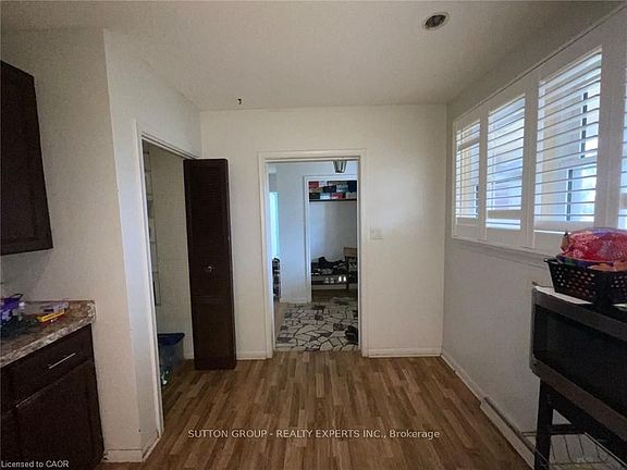3rd image of 415 Mount Pleasant Rd
