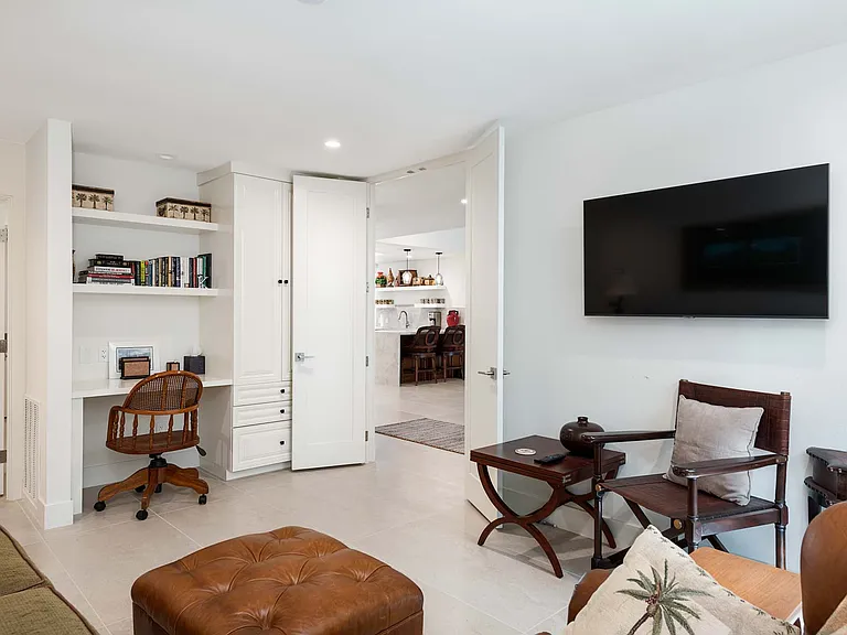 101 Columbia Dr — Photo 16