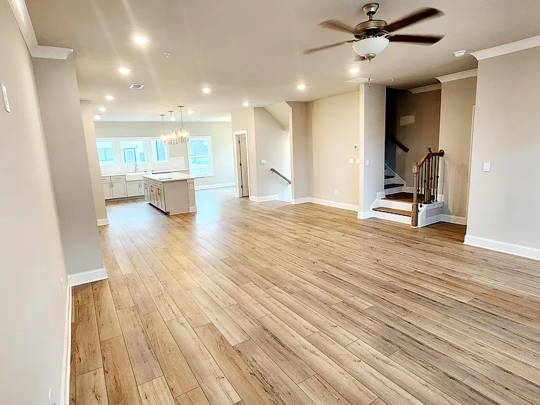 1054 Knoxboro Ln — Photo 10