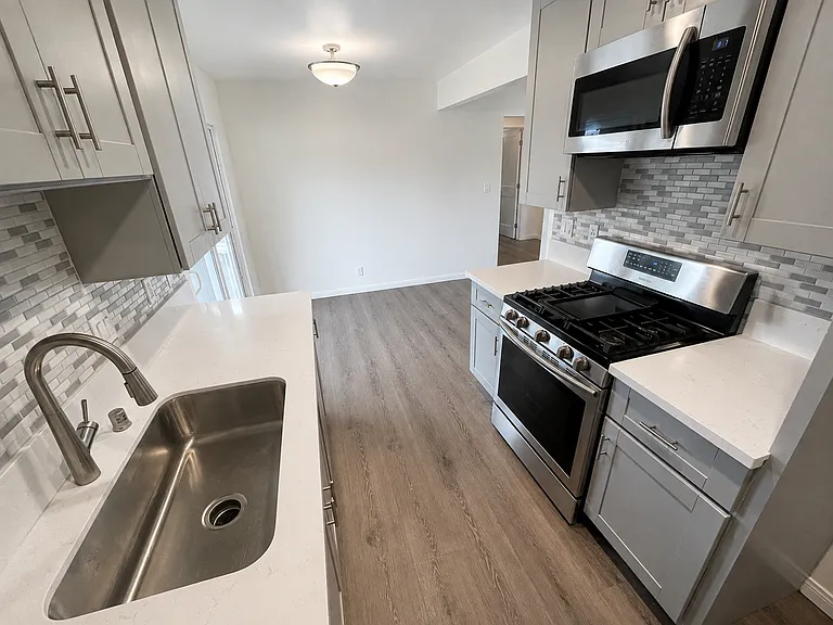 Casa Madrid Apartments — Photo 31