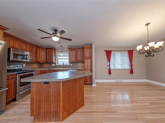4th image of 708 Brookshire Dr