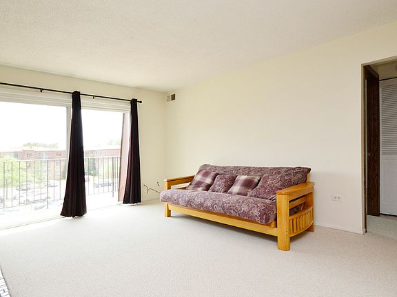 4th image of 710 Cobblestone Cir #3E