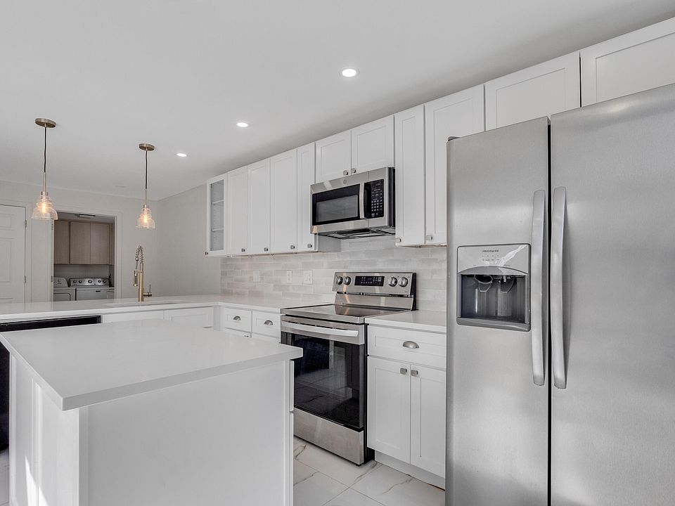 1st image of 6 Amherst Court #B