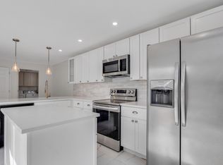 6 Amherst Ct APT B, Royal Palm Beach, FL 33411