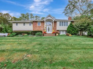 74 Lauren Avenue, Dix Hills, NY 11746