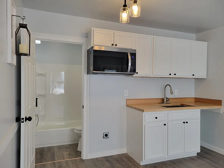 311 NW Kerron St — Photo 15