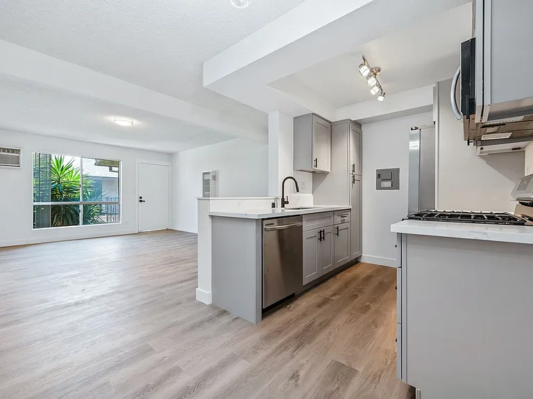 Ackerfield Apartments — Photo 2