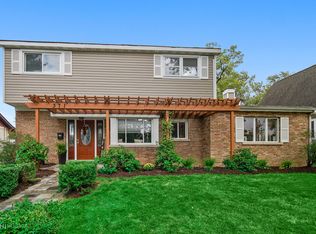 371 N Oaklawn Ave, Elmhurst, IL 60126