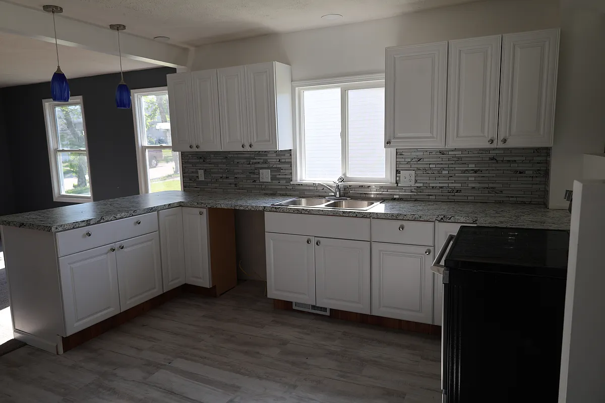 Building Photo - 312 3rd St