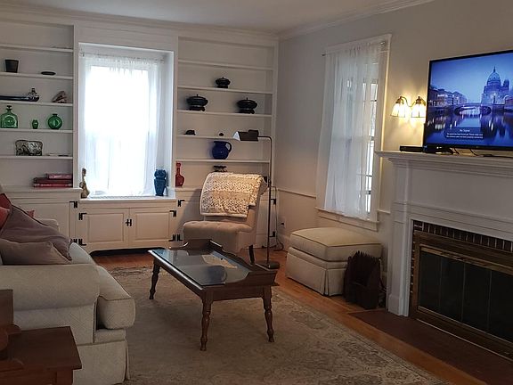 4th image of 52 Newell Ave