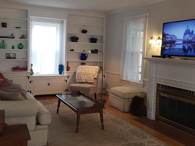 52 Newell Ave — Photo 4