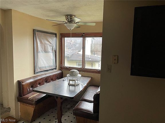 4th image of 601 Whitely St