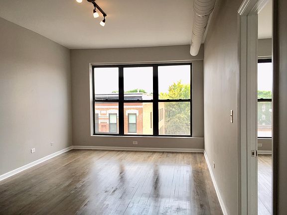 3rd image of 1435 N Milwaukee Ave APT 301