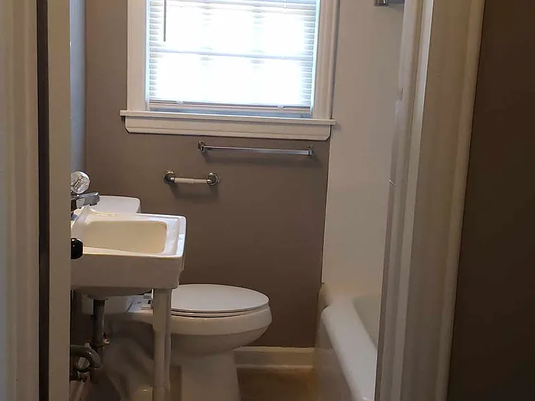 834 N Glendale Ave — Photo 10