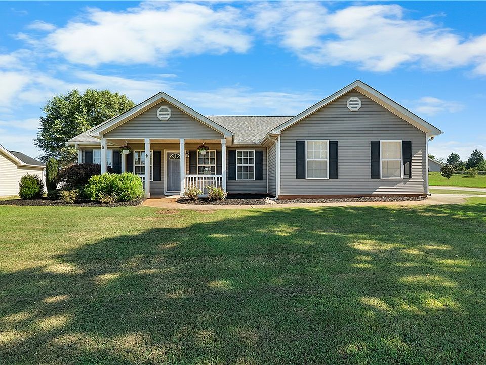 1st image of 101 Radcliff Way