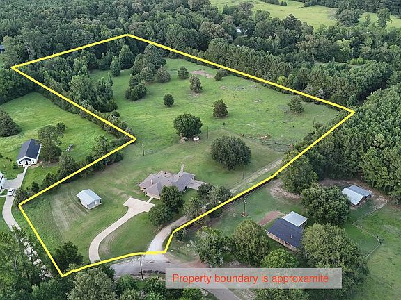 3rd image of 927 Lazy Daisy Ln