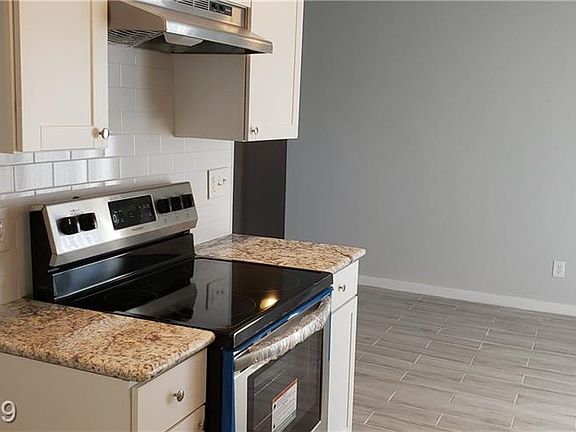 3rd image of 617 Leonard Ave