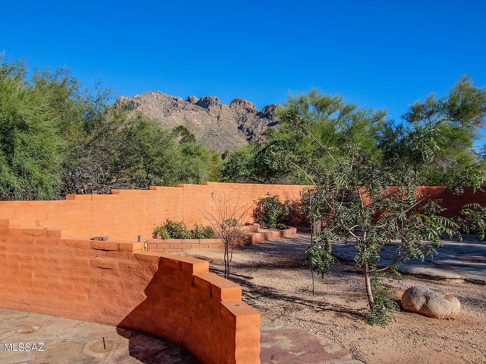 1st image of 8945 N Shadow Mountain Dr