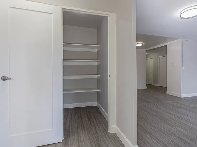 325 Willowdale Cres — Photo 9